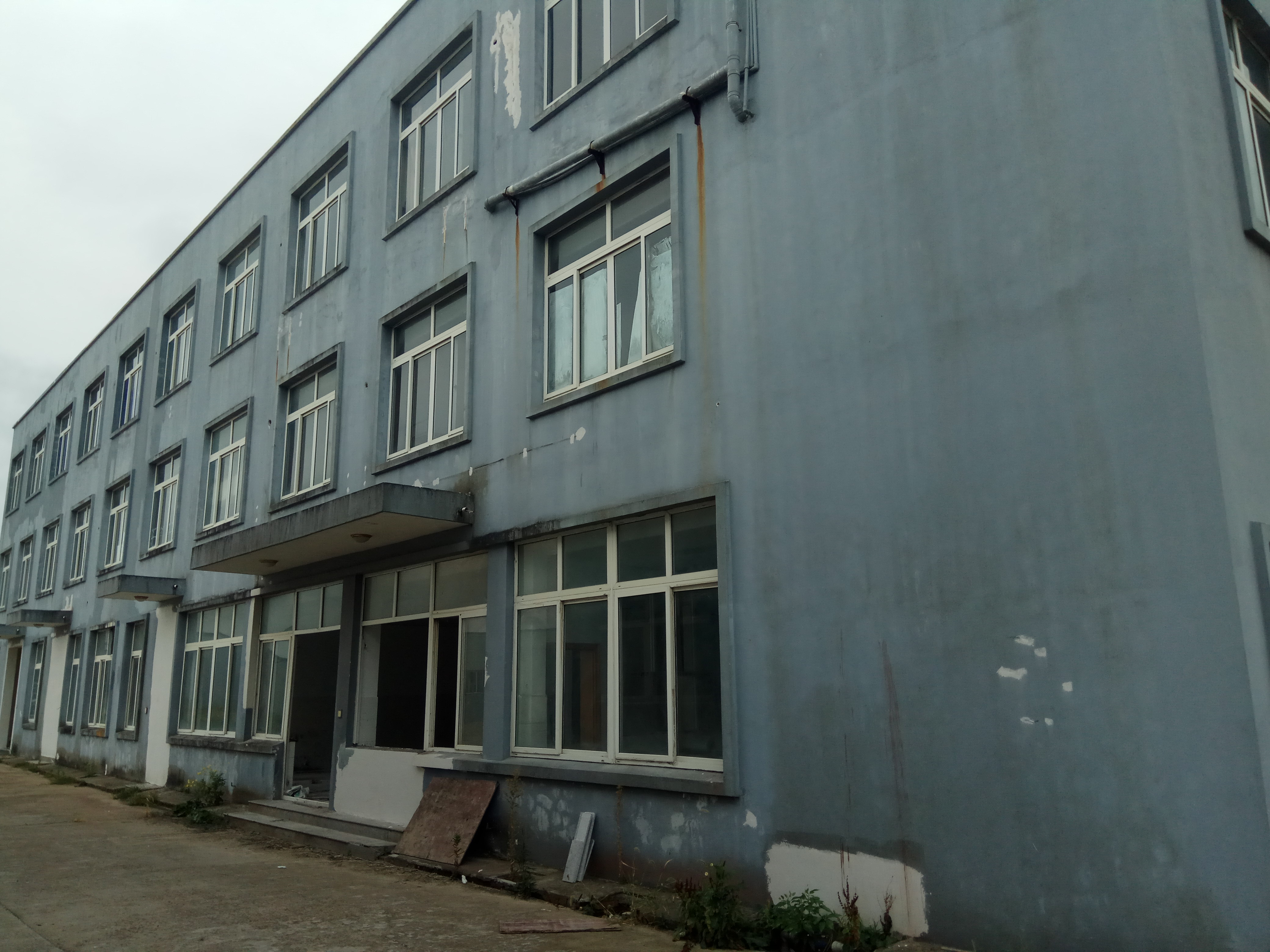 象山城区4.5亩2500平方厂房出售1450万